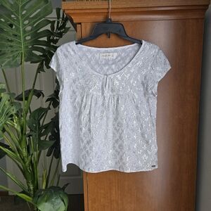 Abercrombie & Fitch White And Silver Floral Pattern Blouse